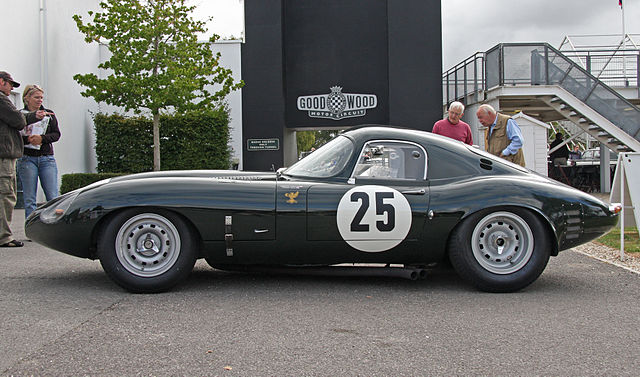 Jaguar E Type The Poor Man S Ferrari 250 Gto Dandy Classics